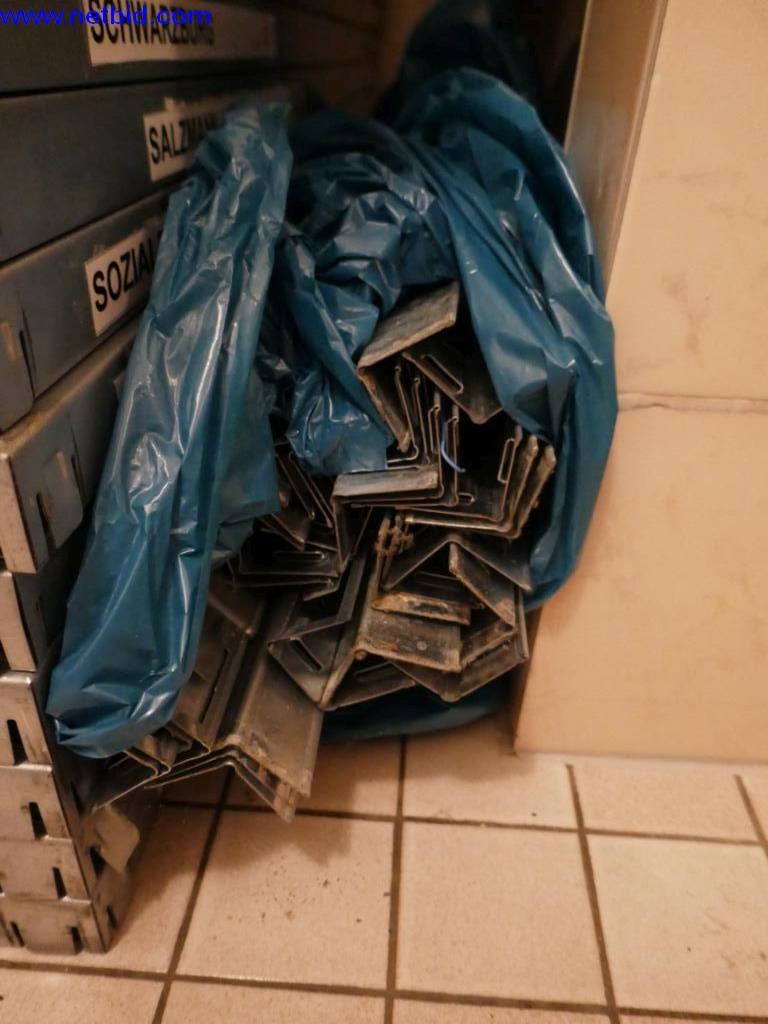 Reinigungsmaschinen und Büroausstattung-2