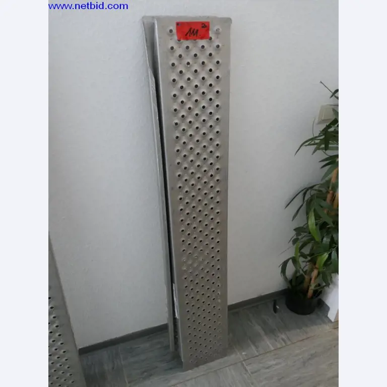 Reinigungsmaschinen und Büroausstattung-1