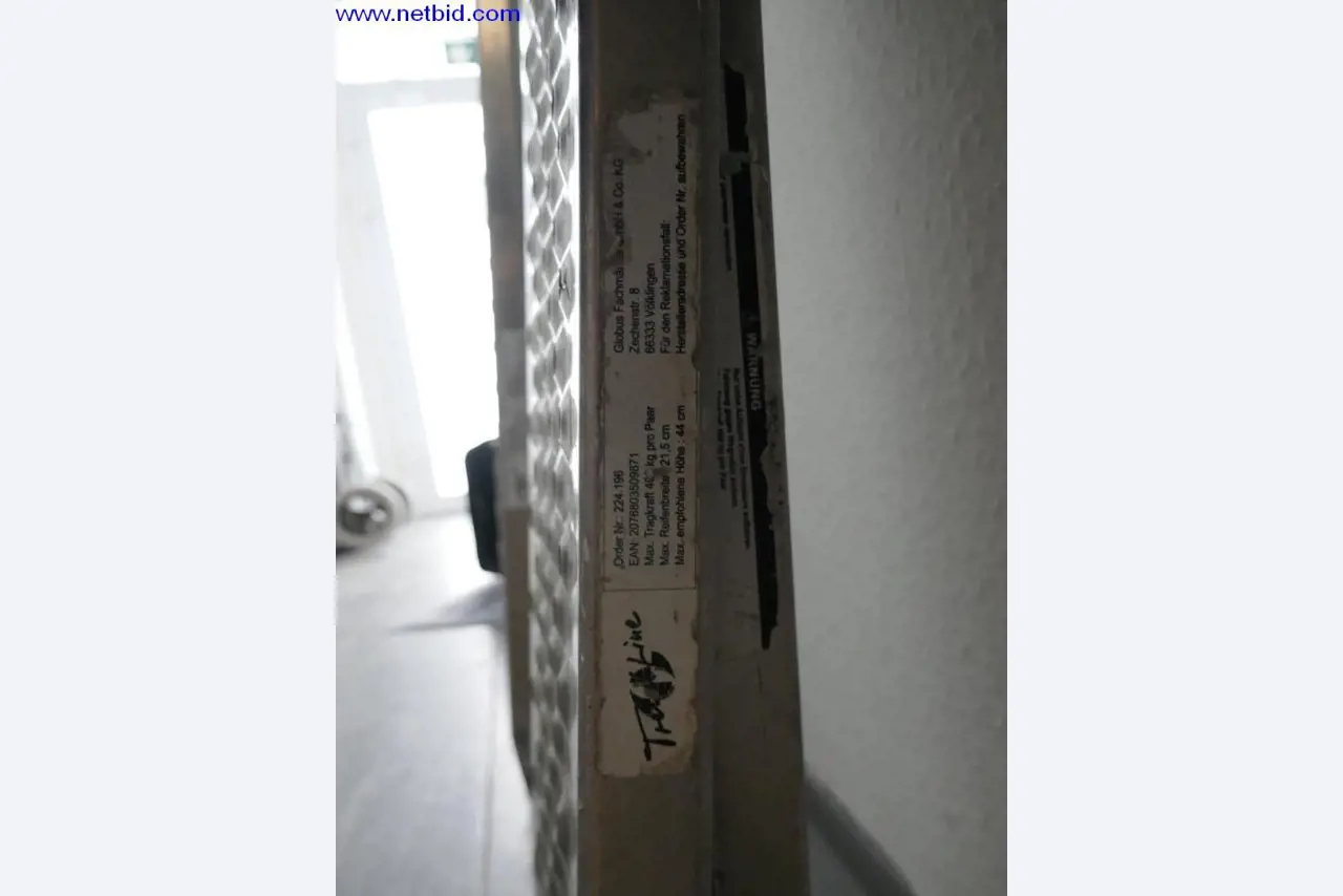 Reinigungsmaschinen und Büroausstattung-2