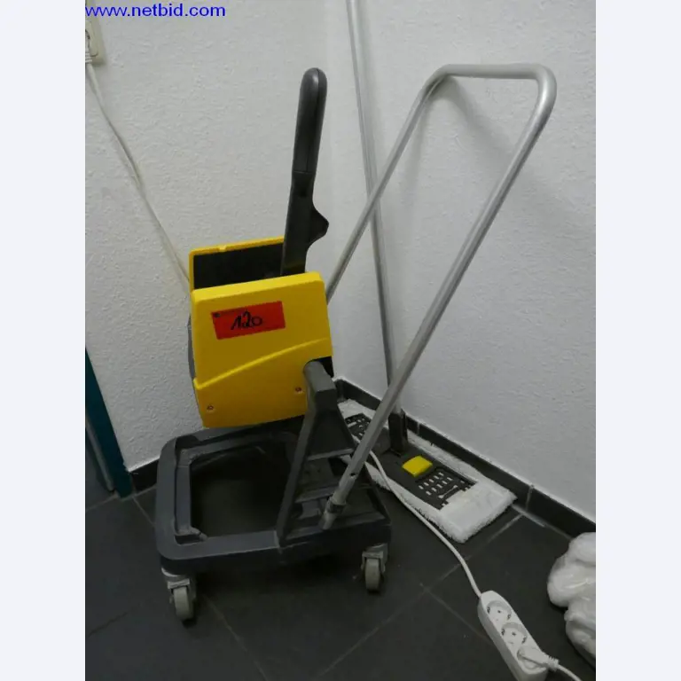 Reinigungsmaschinen und Büroausstattung-1