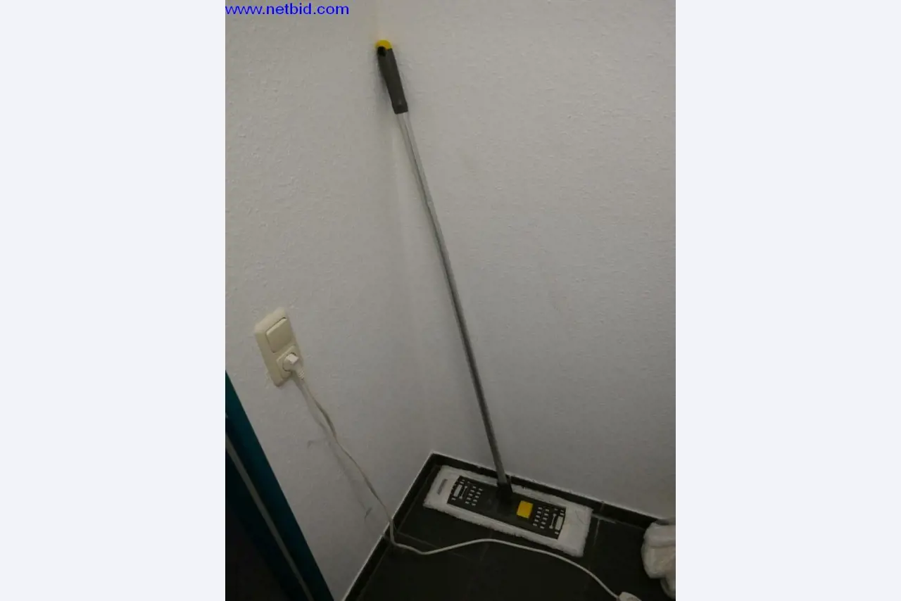 Reinigungsmaschinen und Büroausstattung-2