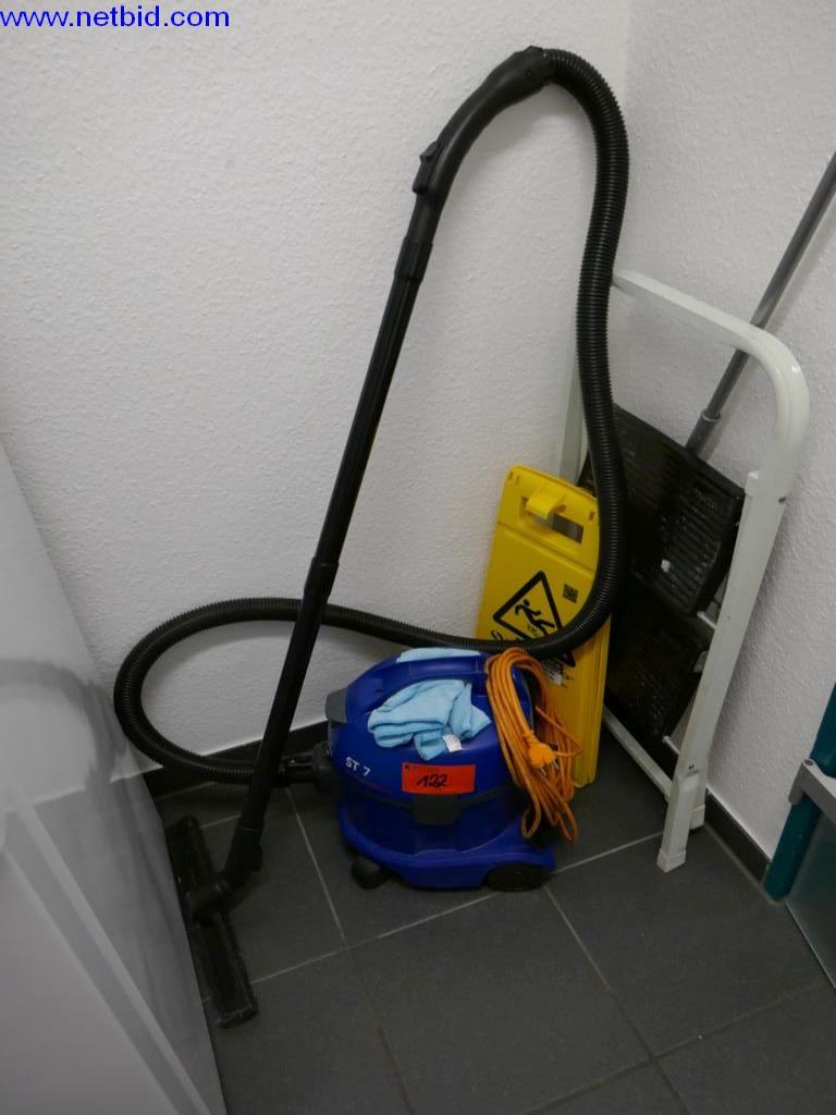 Reinigungsmaschinen und Büroausstattung-1