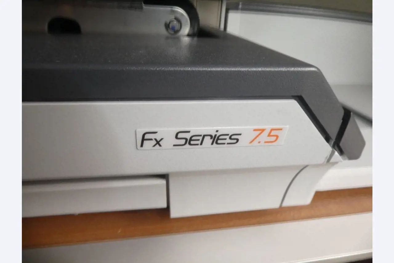 Reinigungsmaschinen und Büroausstattung-2