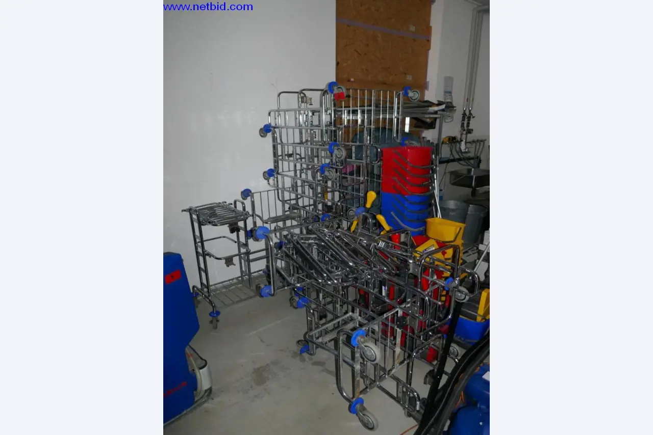 Reinigungsmaschinen und Büroausstattung-1