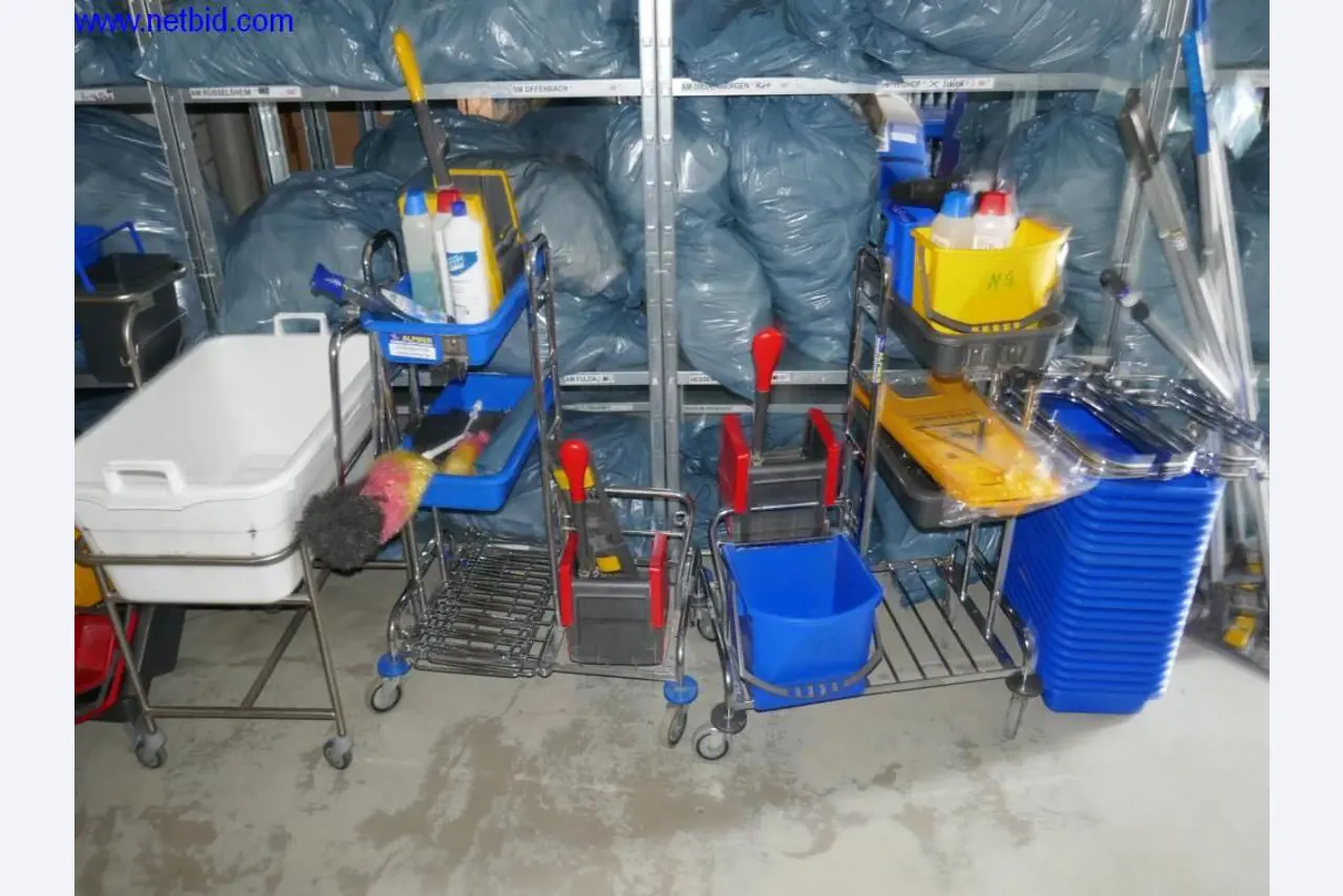 Reinigungsmaschinen und Büroausstattung-2