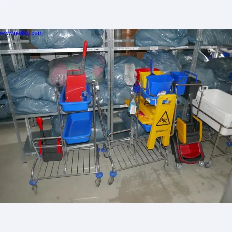 Reinigungsmaschinen und Büroausstattung-3