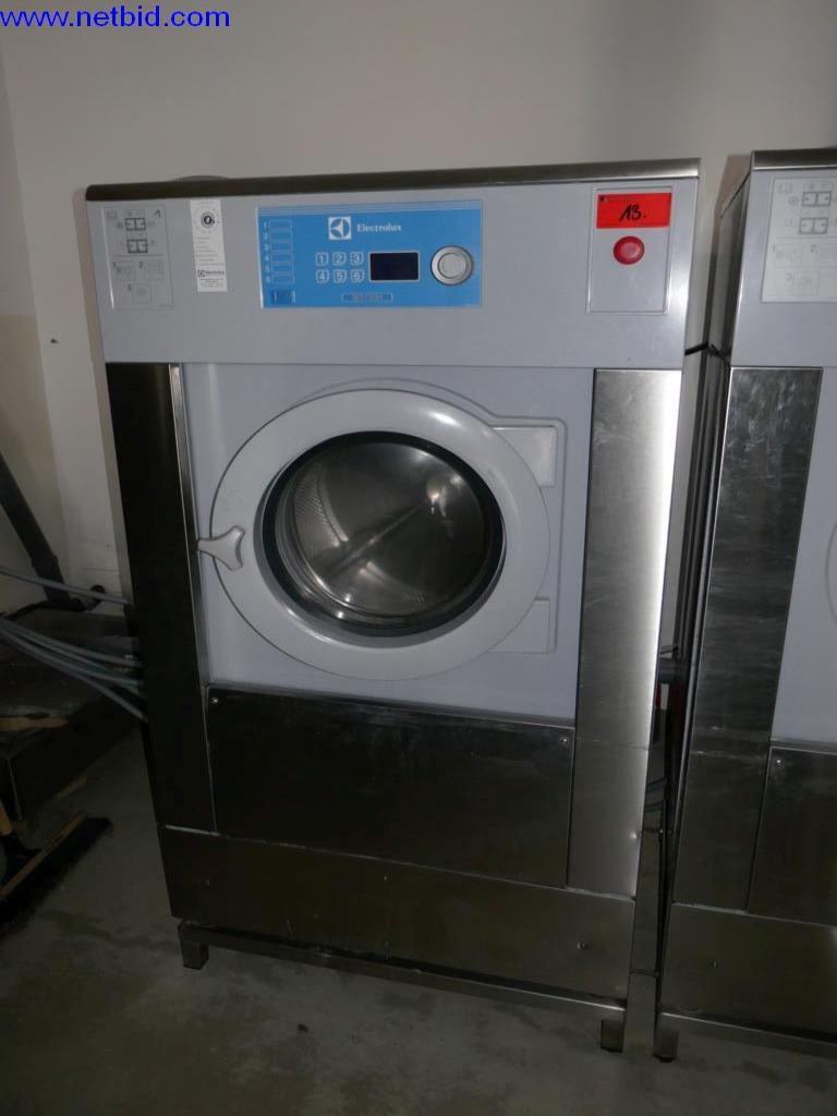 Reinigungsmaschinen und Büroausstattung-1