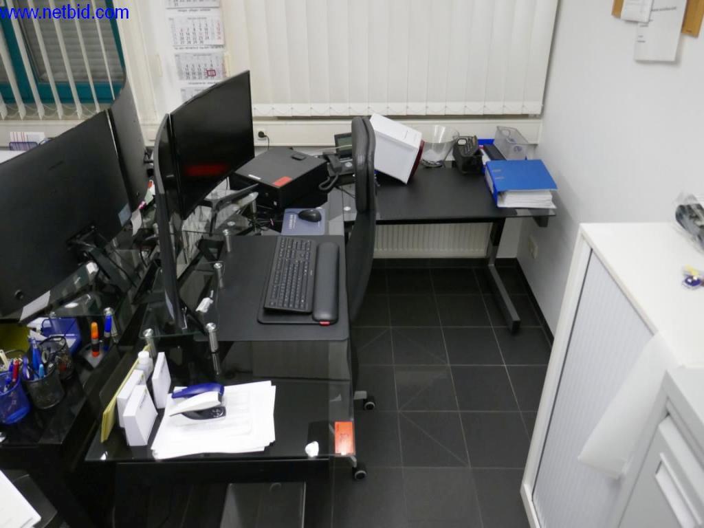 Reinigungsmaschinen und Büroausstattung-1