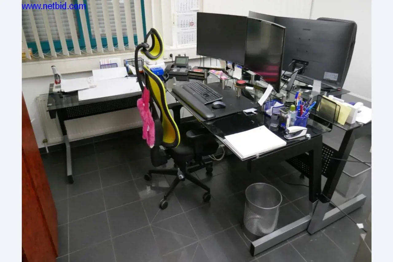 Reinigungsmaschinen und Büroausstattung-2