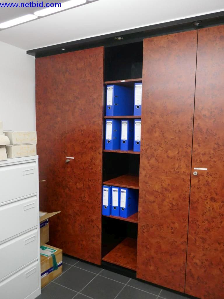 Reinigungsmaschinen und Büroausstattung-4