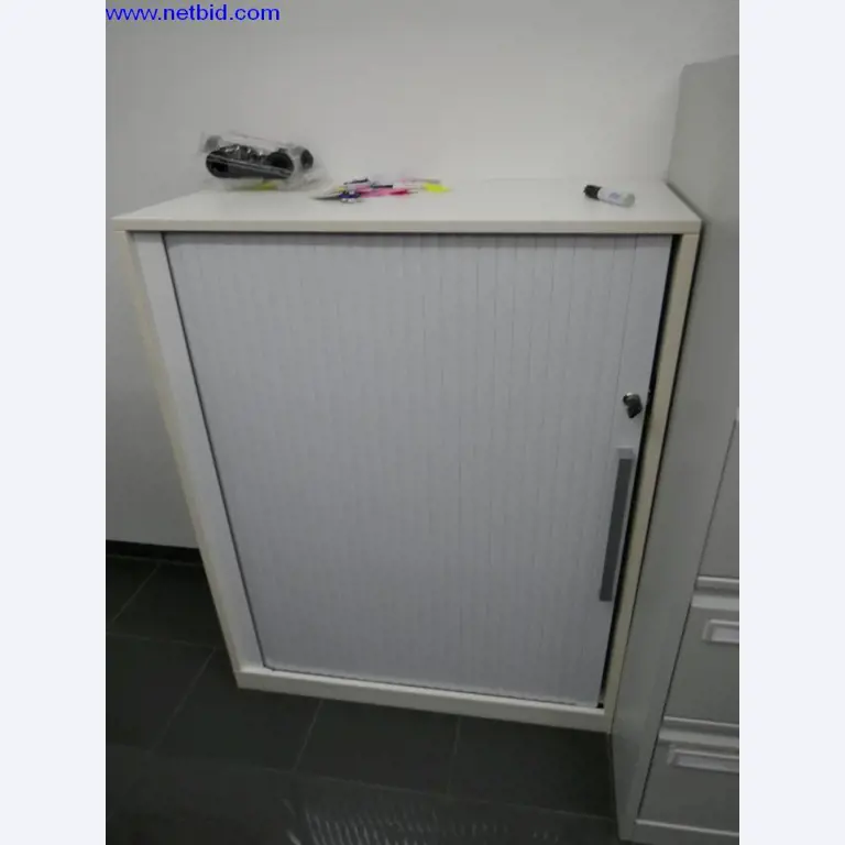 Reinigungsmaschinen und Büroausstattung-5