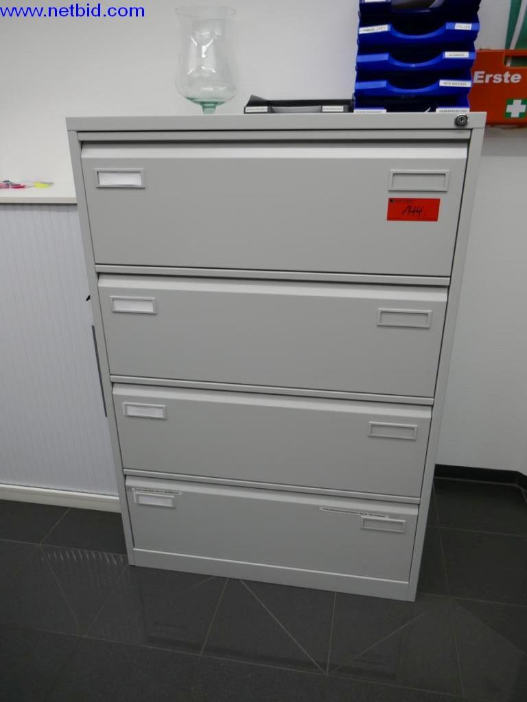 Reinigungsmaschinen und Büroausstattung-1