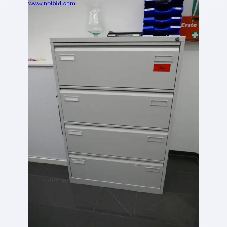 Reinigungsmaschinen und Büroausstattung-1