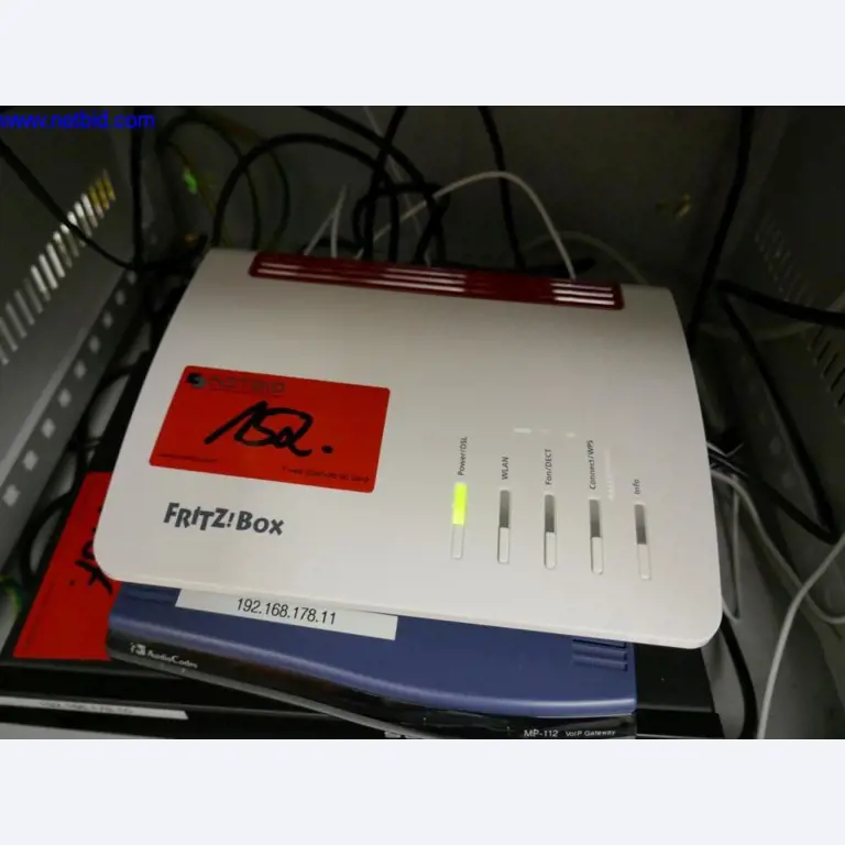 Reinigungsmaschinen und Büroausstattung-1