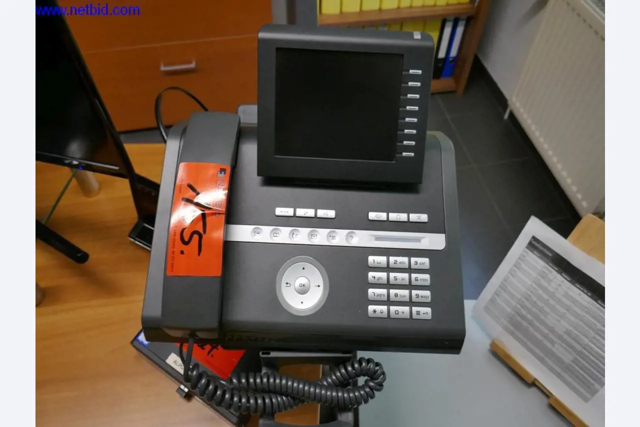 Reinigungsmaschinen und Büroausstattung-1