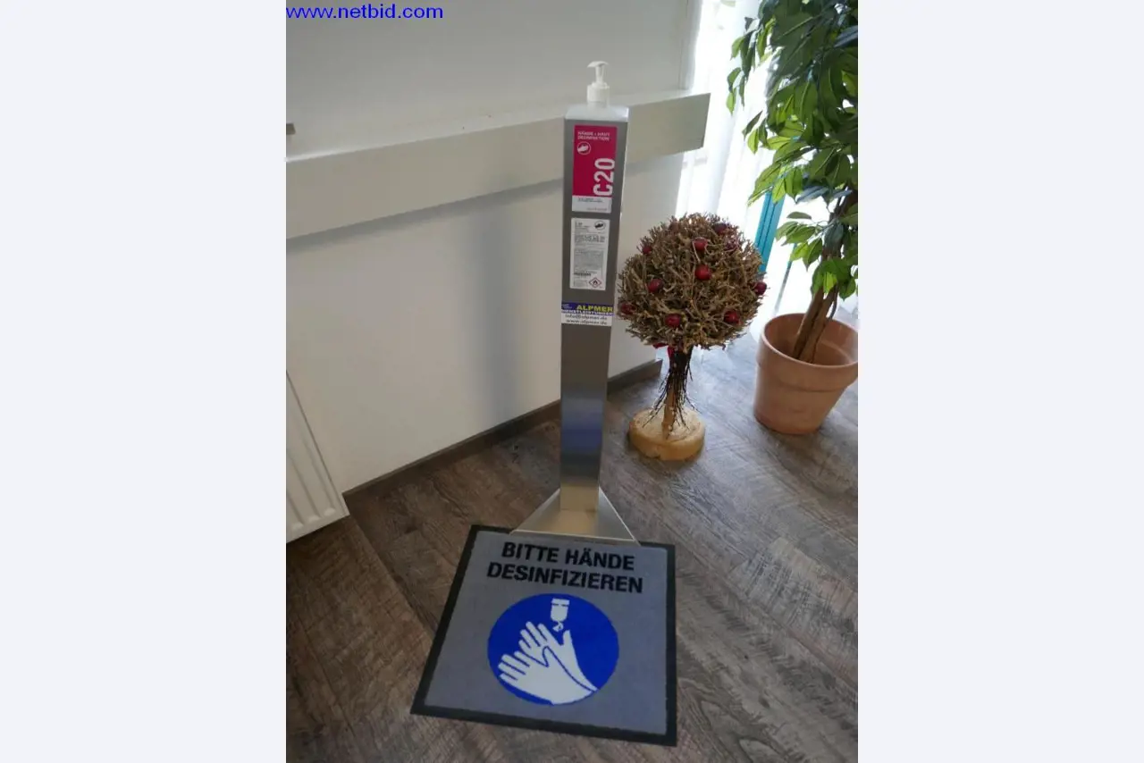Reinigungsmaschinen und Büroausstattung-3