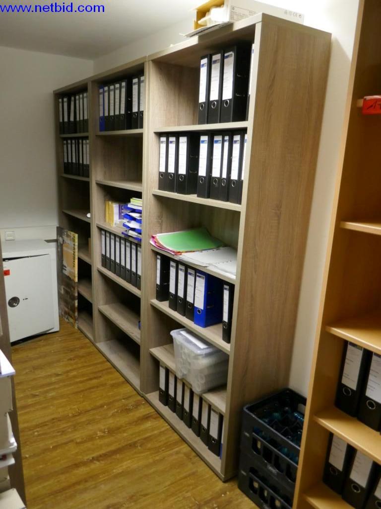 Reinigungsmaschinen und Büroausstattung-1