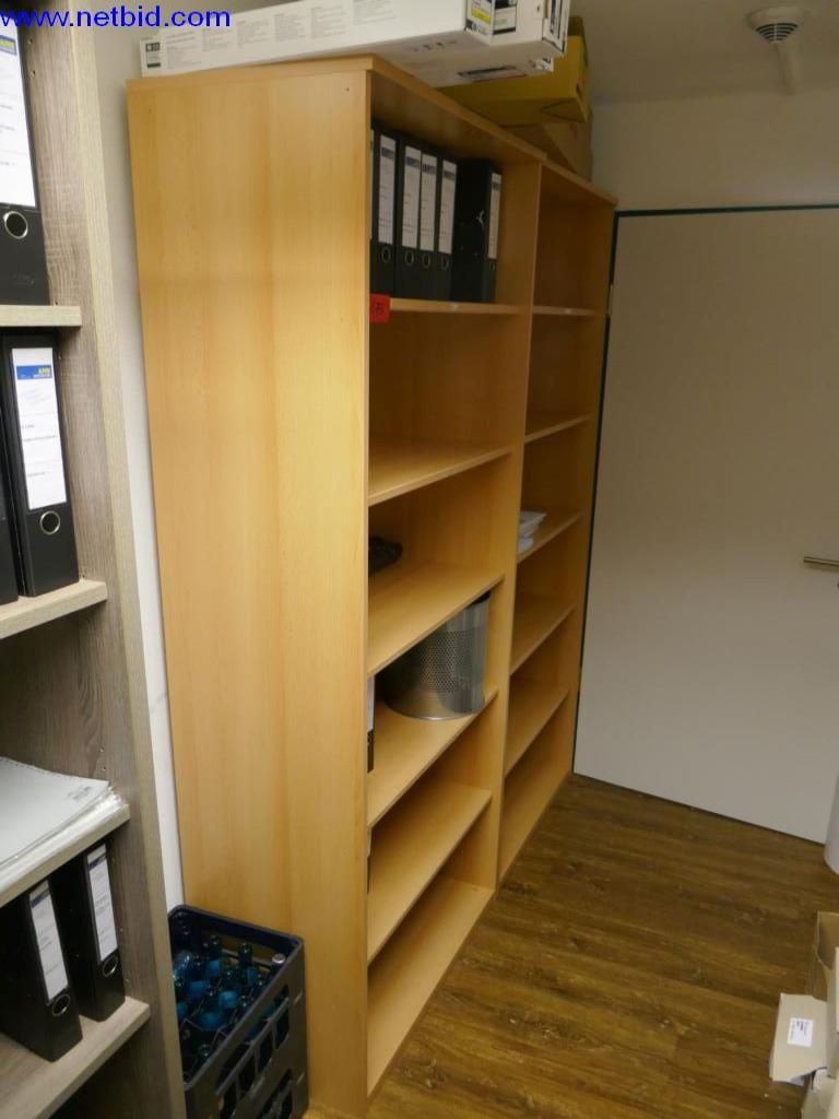 Reinigungsmaschinen und Büroausstattung-3