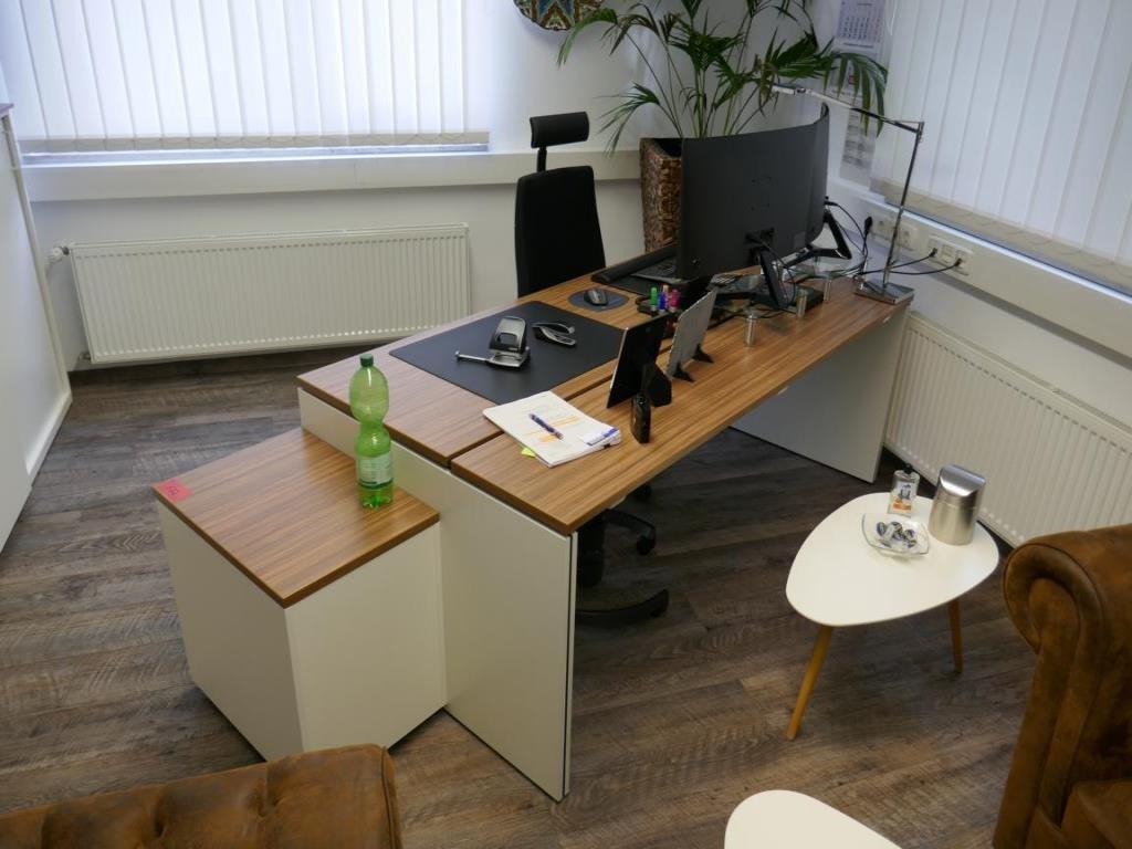 Reinigungsmaschinen und Büroausstattung-1