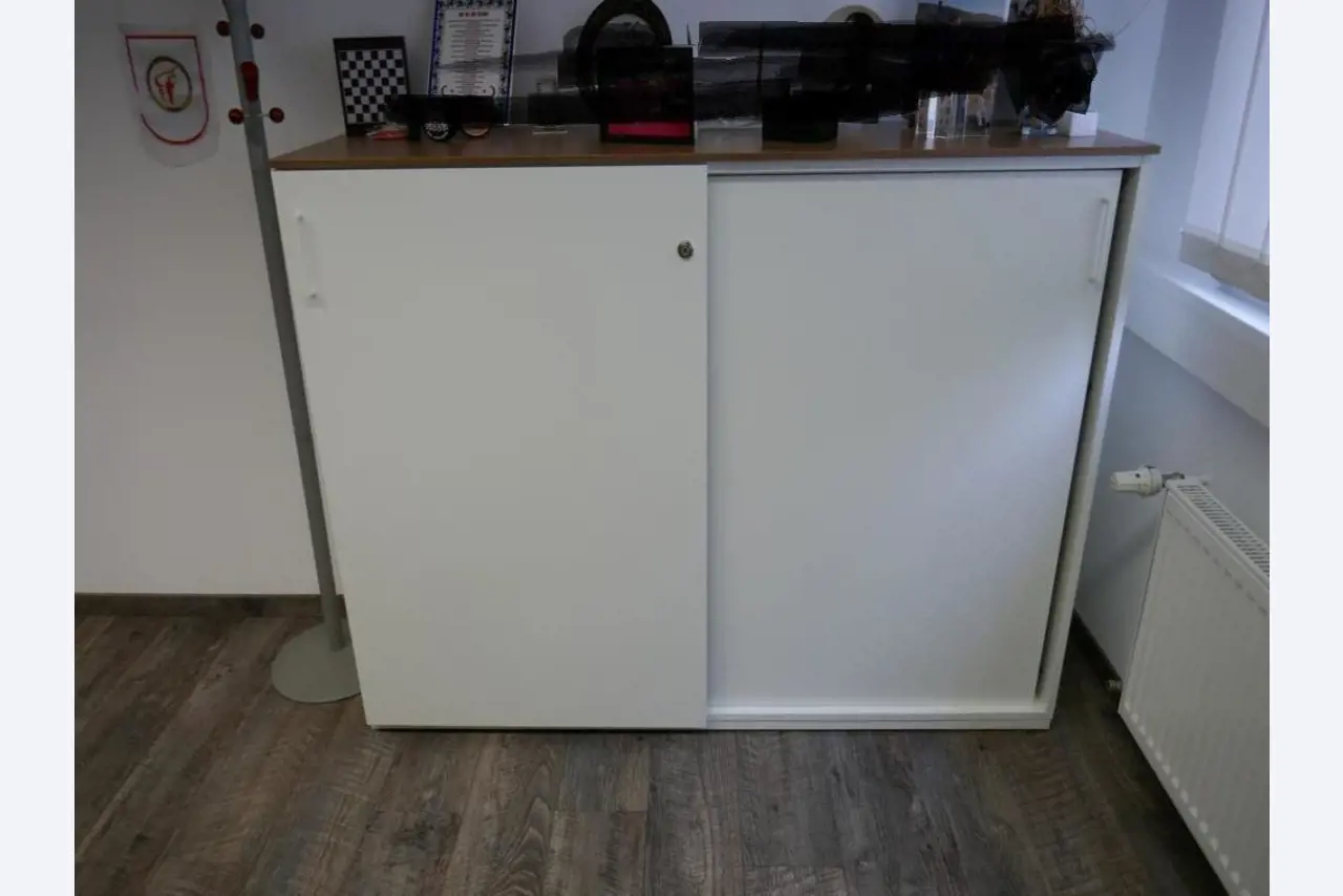 Čistící stroje a kancelářské vybavení-3