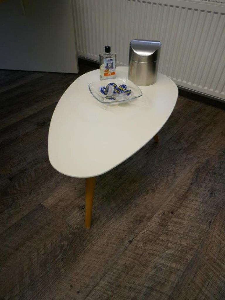 Reinigungsmaschinen und Büroausstattung-7