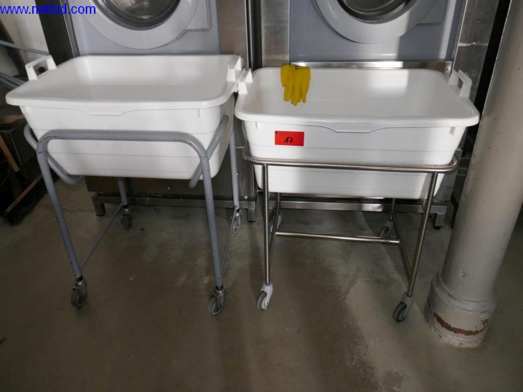 Reinigungsmaschinen und Büroausstattung-1