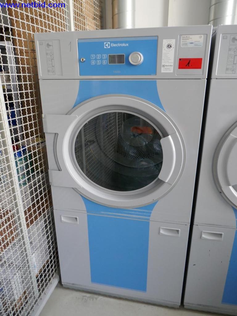 Máquinas de limpieza y material de oficina-1