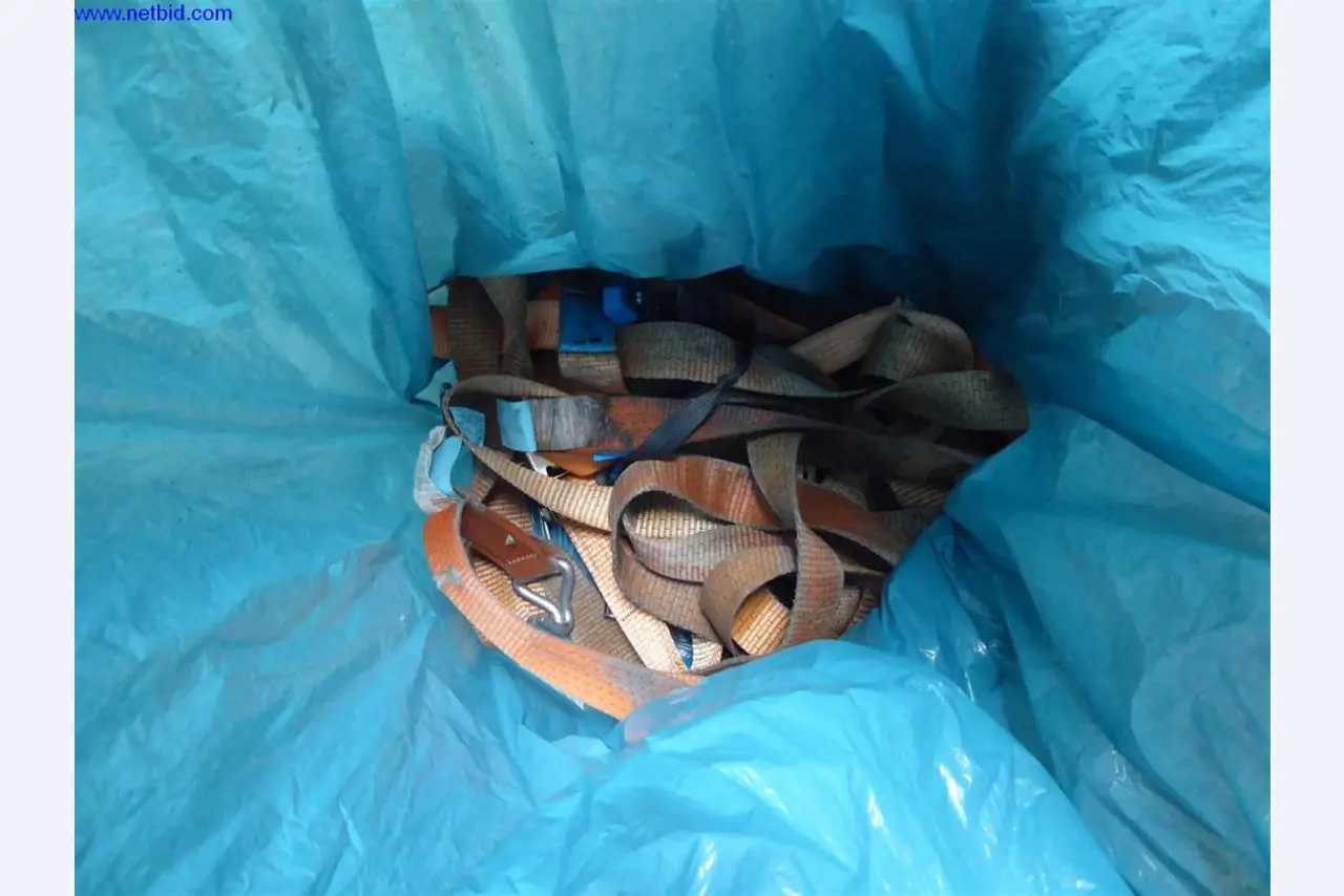 Reinigungsmaschinen und Büroausstattung-14