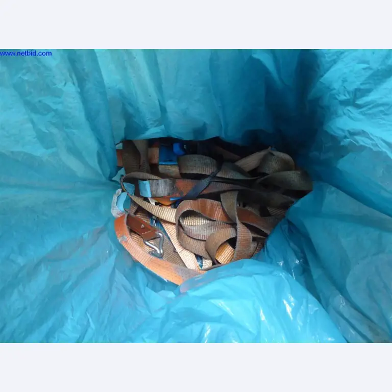 Reinigungsmaschinen und Büroausstattung-14