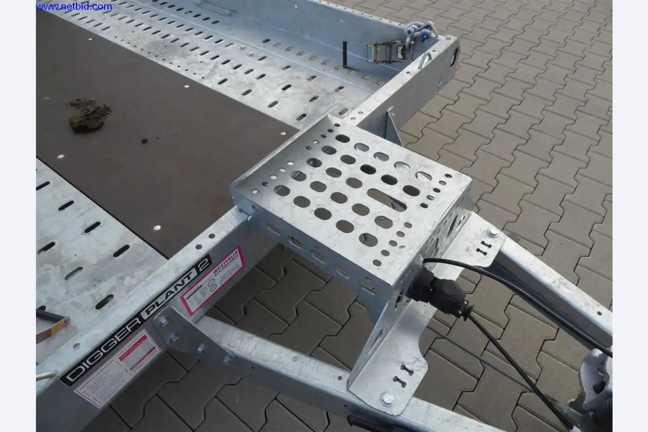 Reinigungsmaschinen und Büroausstattung-7