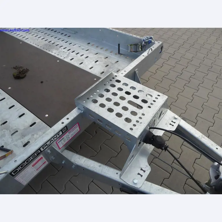 Reinigungsmaschinen und Büroausstattung-7