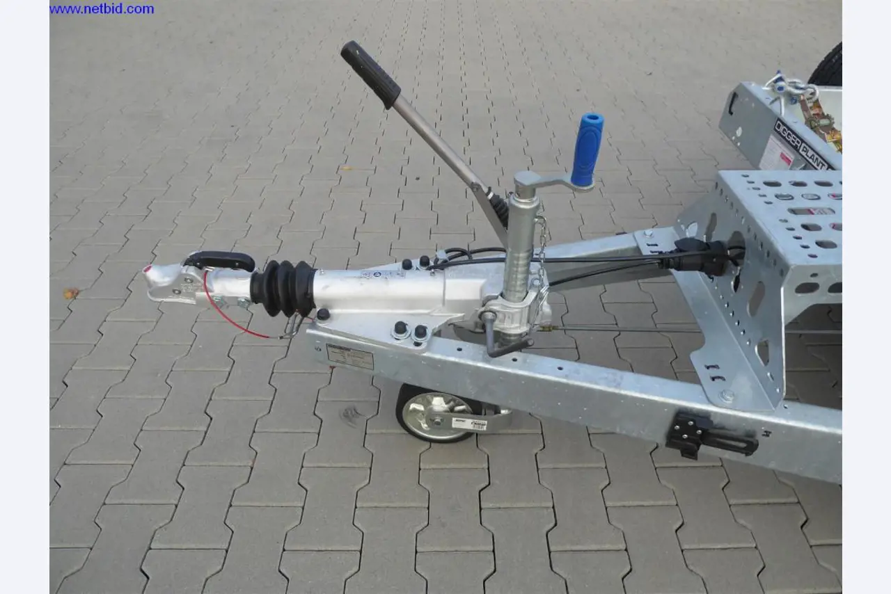 Reinigungsmaschinen und Büroausstattung-8