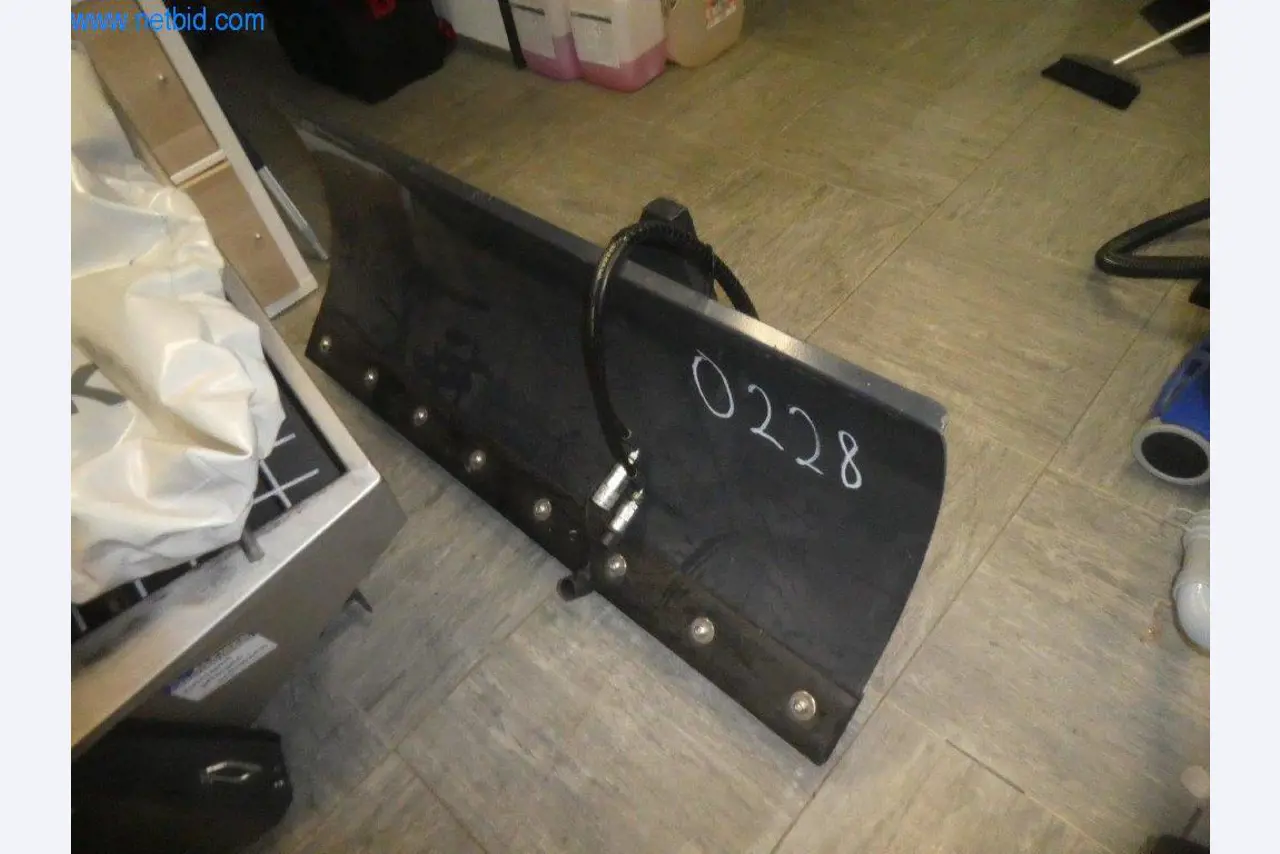 Máquinas de limpeza e equipamento de escritório-10