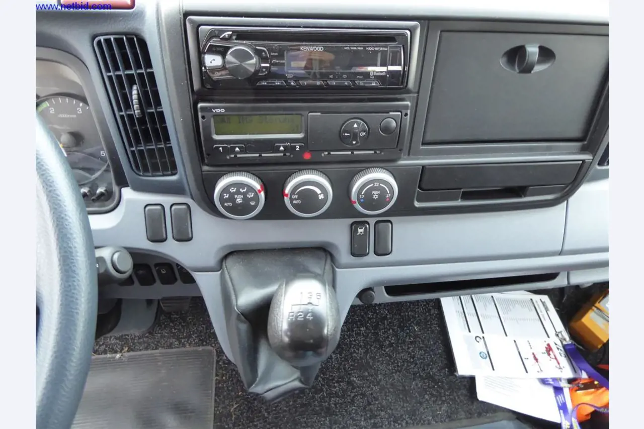 Reinigungsmaschinen und Büroausstattung-11