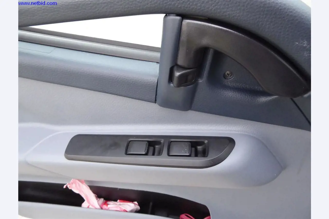 Reinigungsmaschinen und Büroausstattung-12