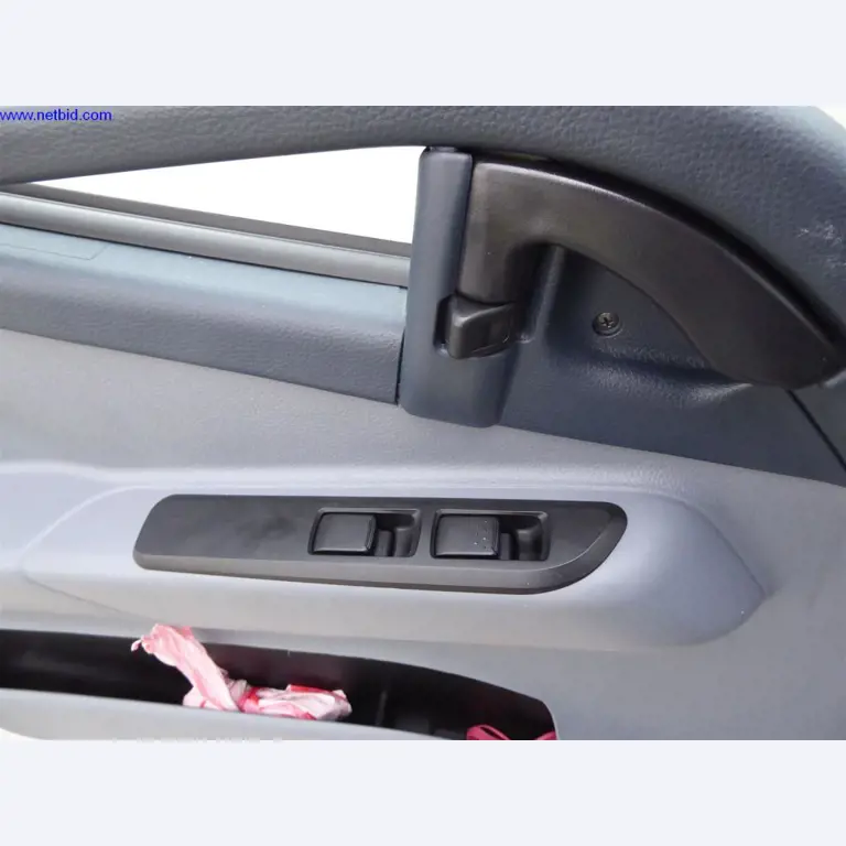 Reinigungsmaschinen und Büroausstattung-12