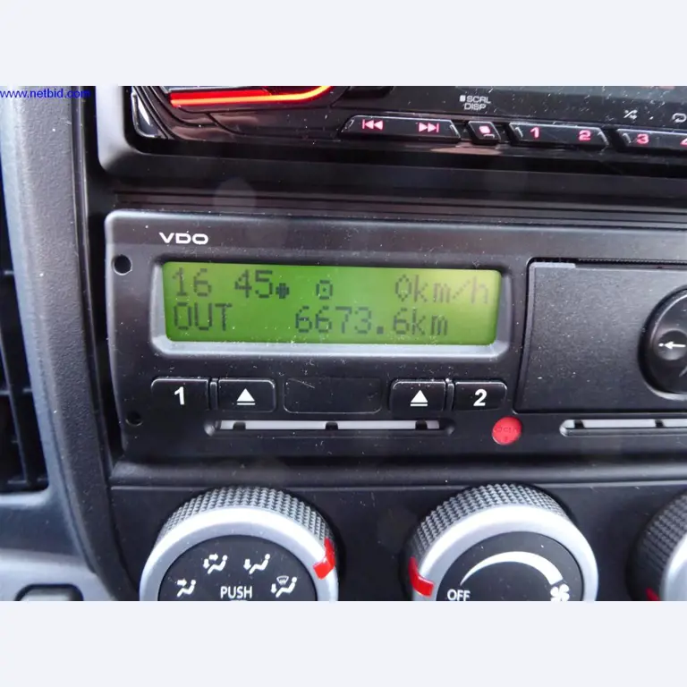 Reinigungsmaschinen und Büroausstattung-13