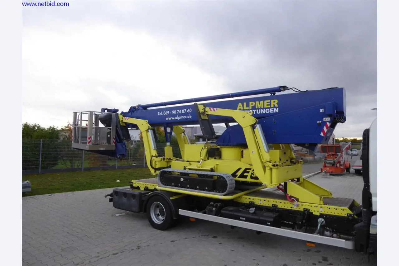 Reinigungsmaschinen und Büroausstattung-15