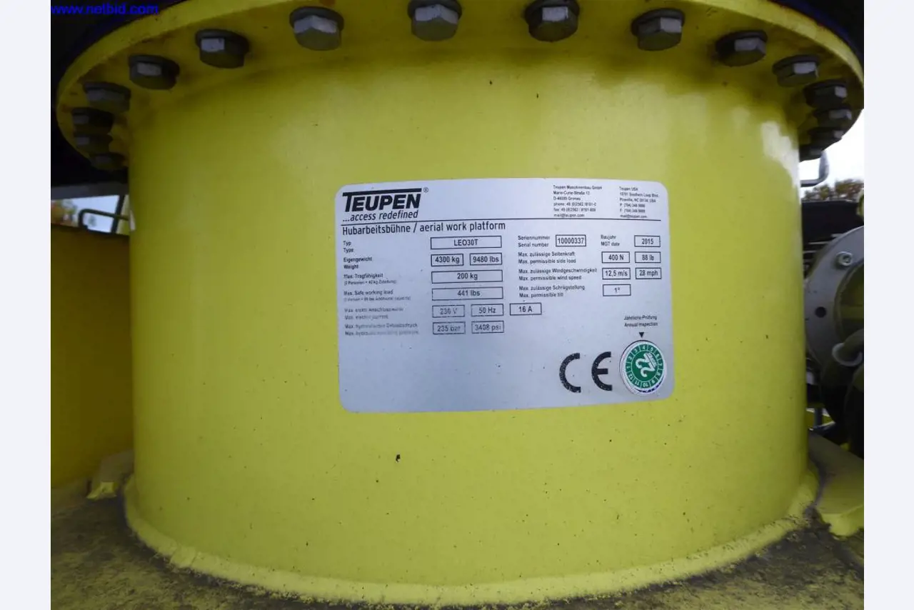 Reinigungsmaschinen und Büroausstattung-17