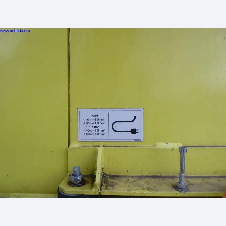 Reinigungsmaschinen und Büroausstattung-18