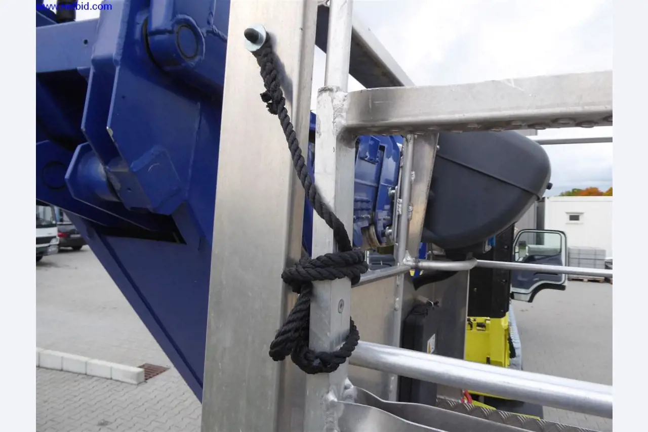 Reinigungsmaschinen und Büroausstattung-24