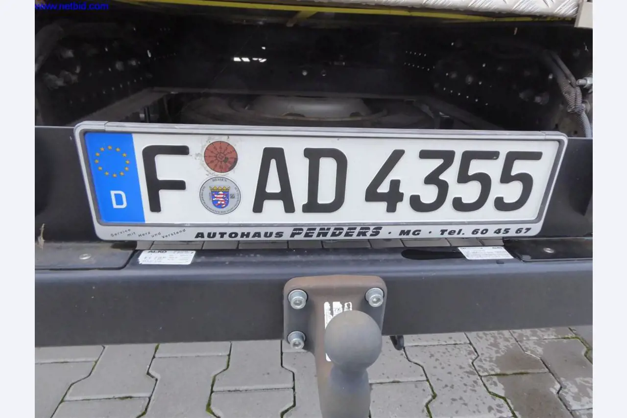 Reinigungsmaschinen und Büroausstattung-28