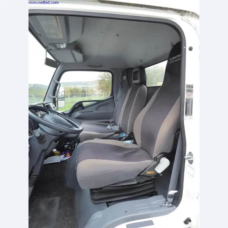 Reinigungsmaschinen und Büroausstattung-9