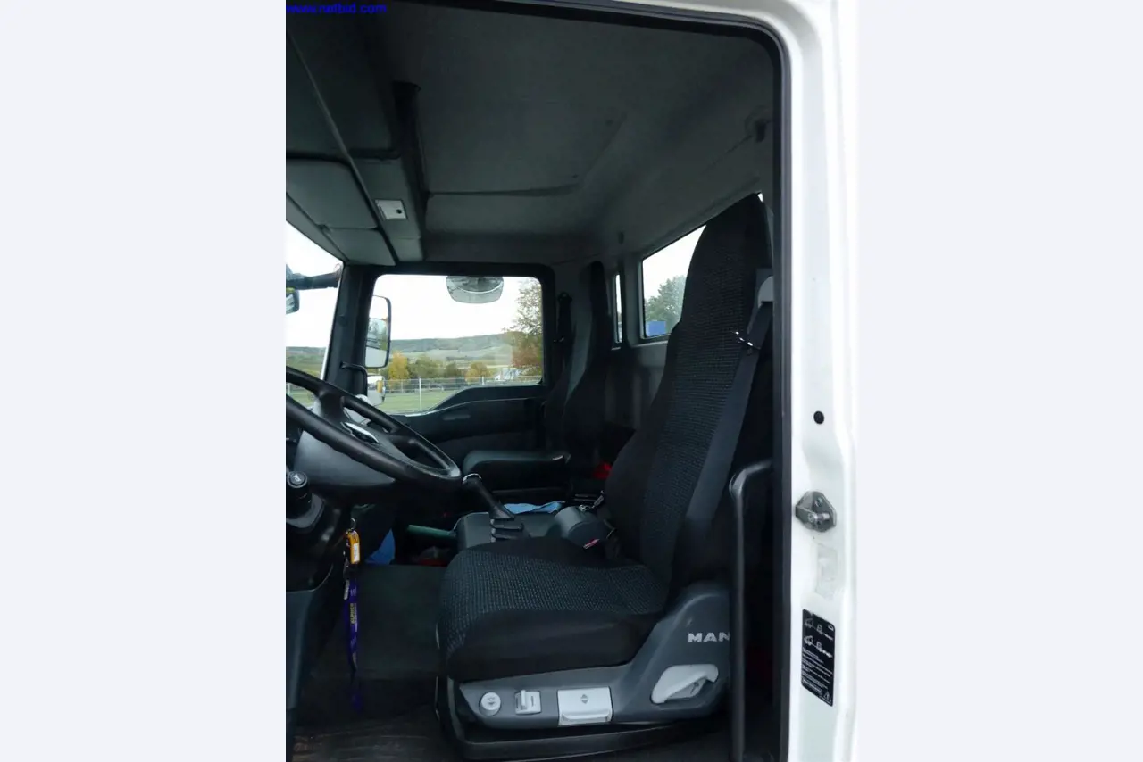 Máquinas de limpeza e equipamento de escritório-4