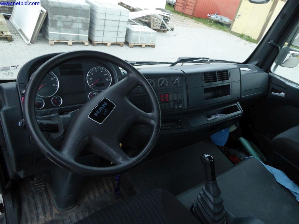 Máquinas de limpieza y material de oficina-5