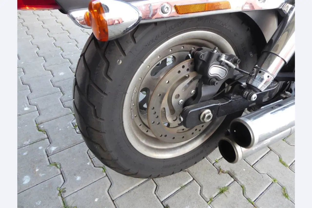 Reinigungsmaschinen und Büroausstattung-10