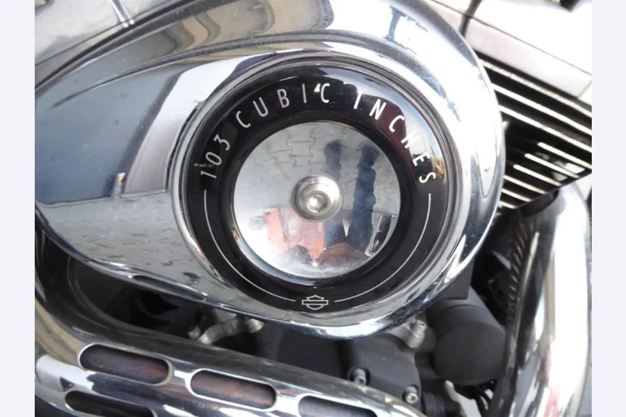 Reinigungsmaschinen und Büroausstattung-12