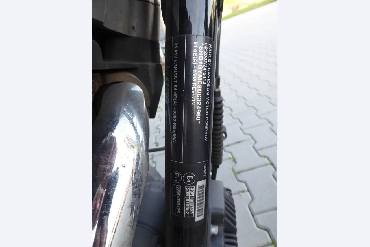 Reinigungsmaschinen und Büroausstattung-17