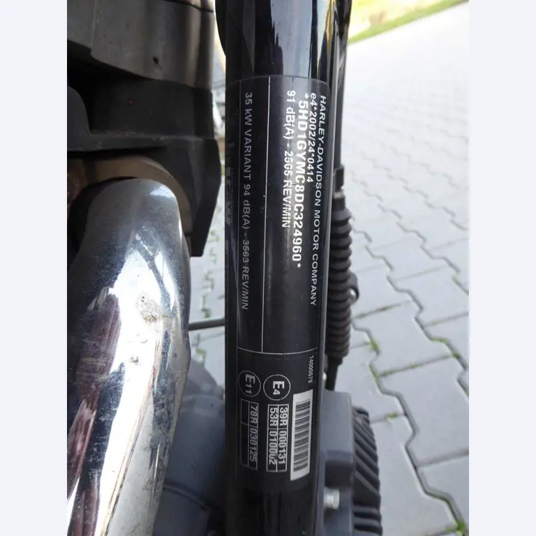 Reinigungsmaschinen und Büroausstattung-17