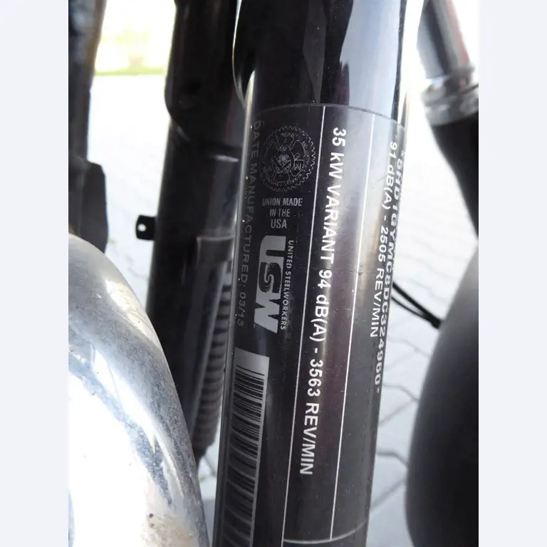 Reinigungsmaschinen und Büroausstattung-18